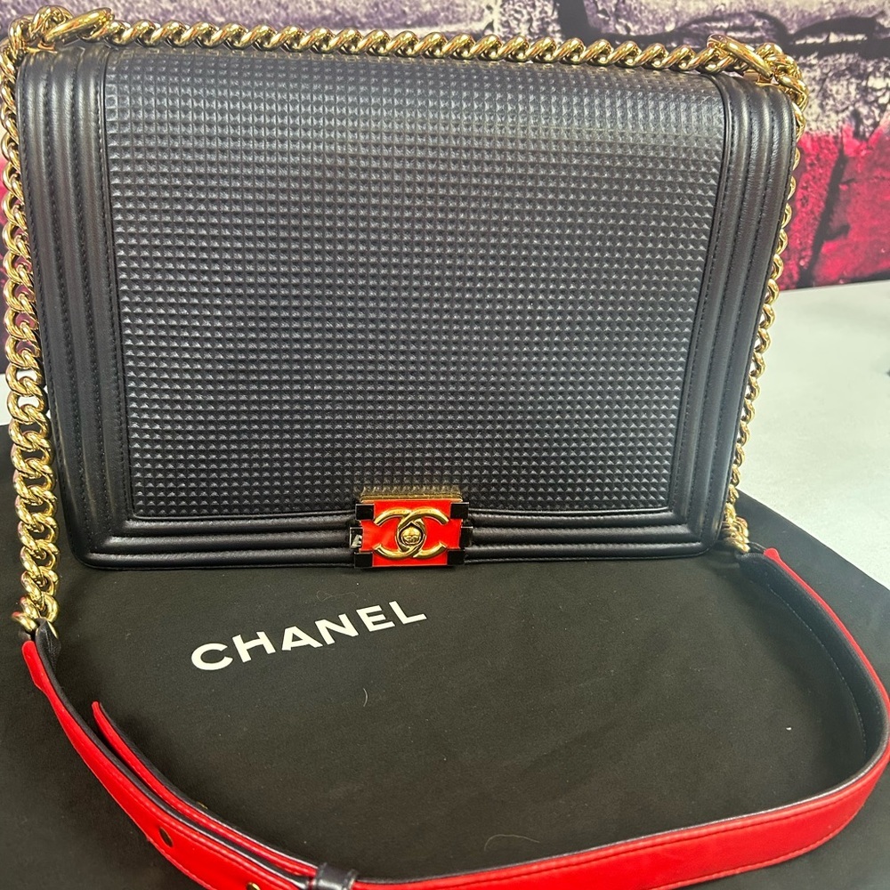 Chanel Le boy Maxi Blue and Red with Gold Chain - Picture 3 of 13